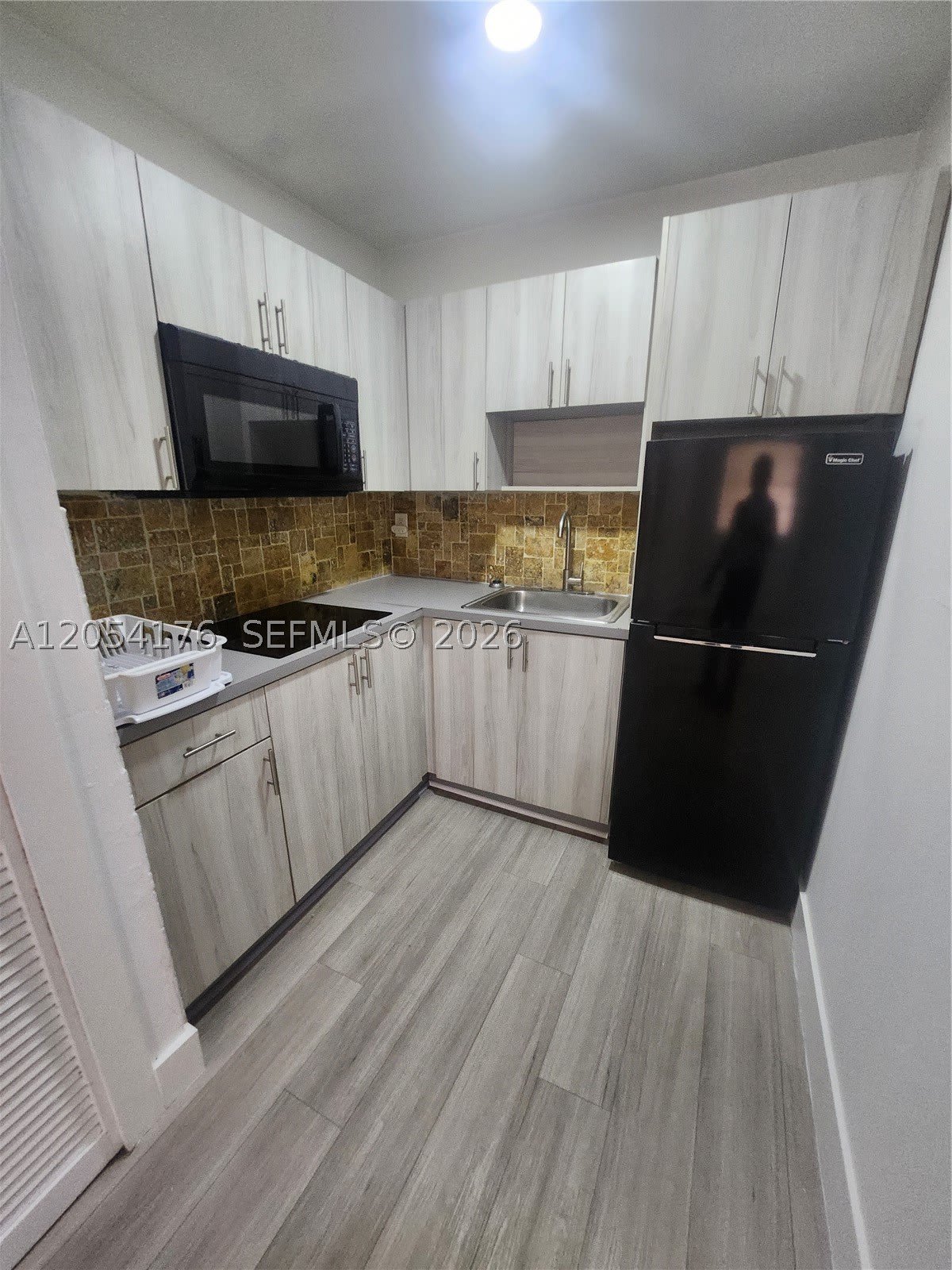 2700 Collins Ave – photo 3