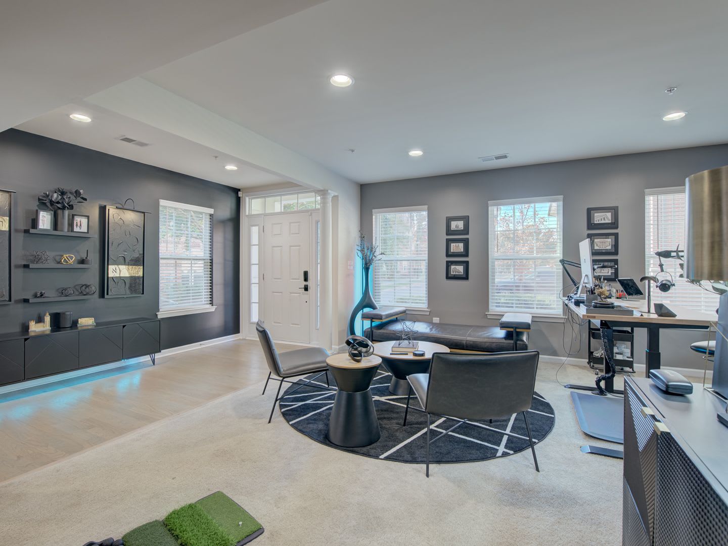 Lovely TH Available Now in Bowie! HCVP Warmly Welcomed. – photo 4