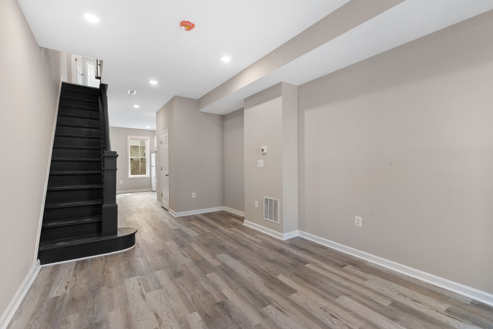Newly Renovated 2 Bedroom and 1.5 Bath – photo 3