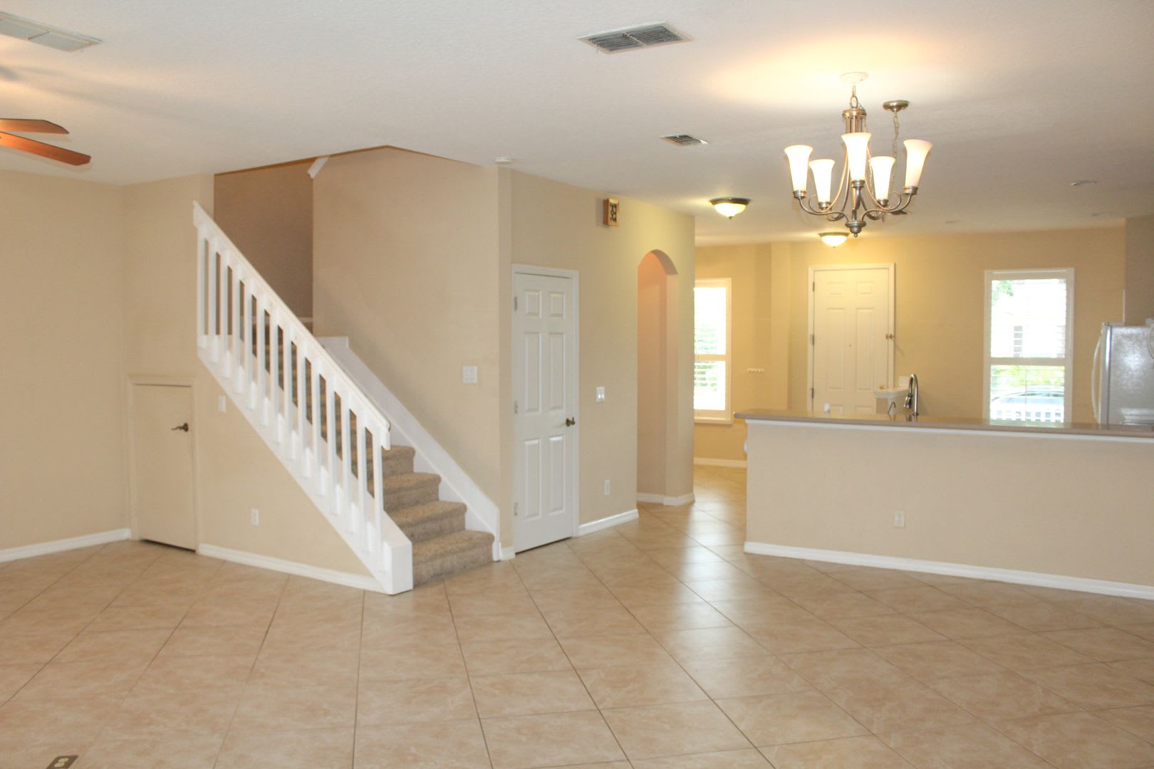 WATER & ELECTRICITY-INCLUDED IN RENT! MOVE IN END OF AUGUST! FANTASTIC 3x2.5 WITH 2 CAR GARAGE!! – photo 2