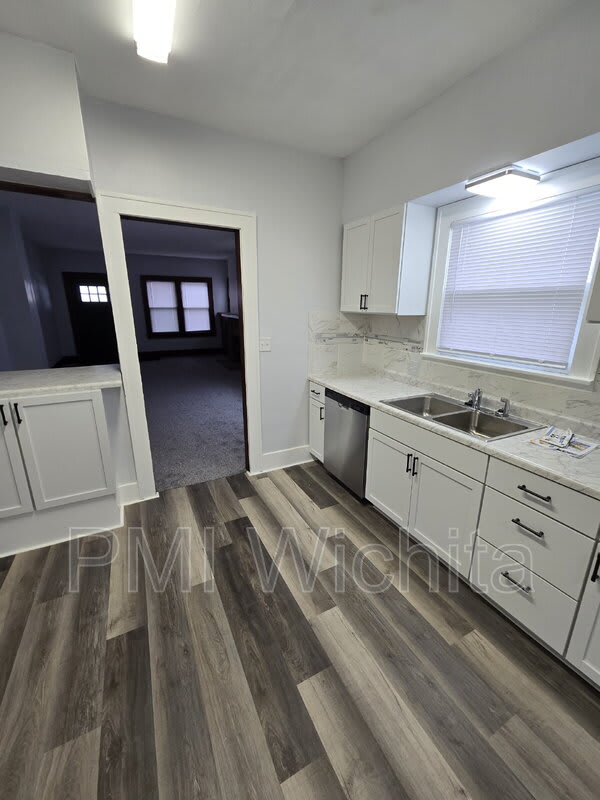 341 North Grove Drive – photo 5