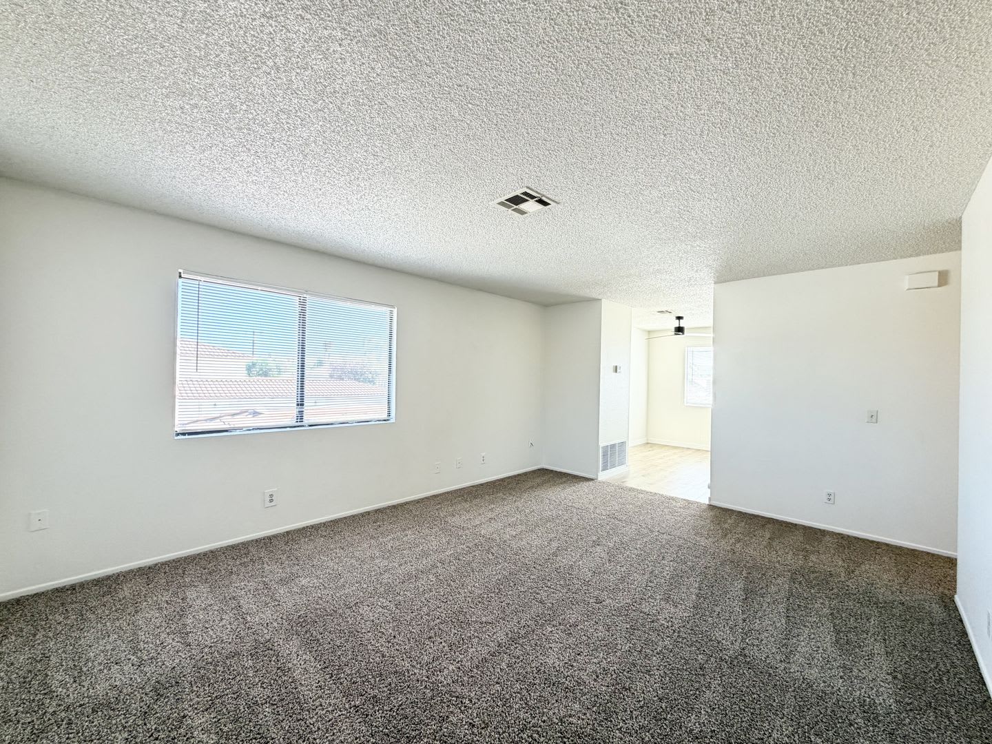 AVAILABLE NOW!! 3 Bedroom 2 Bathroom Upper Level Unit in Cathedral City! – photo 3