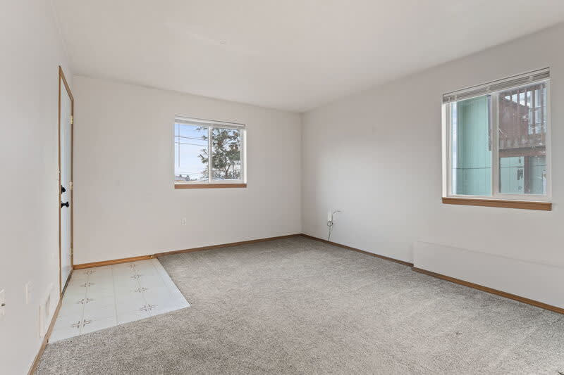 105 West 3rd Street – photo 3