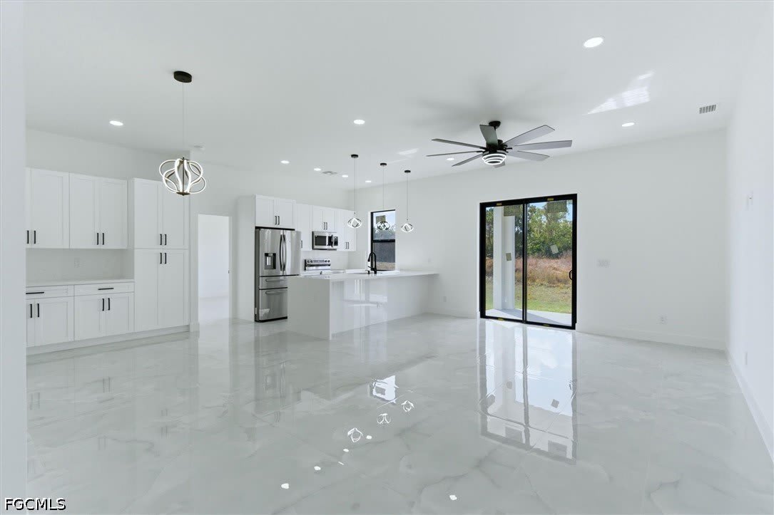2913 24th Street W – photo 3