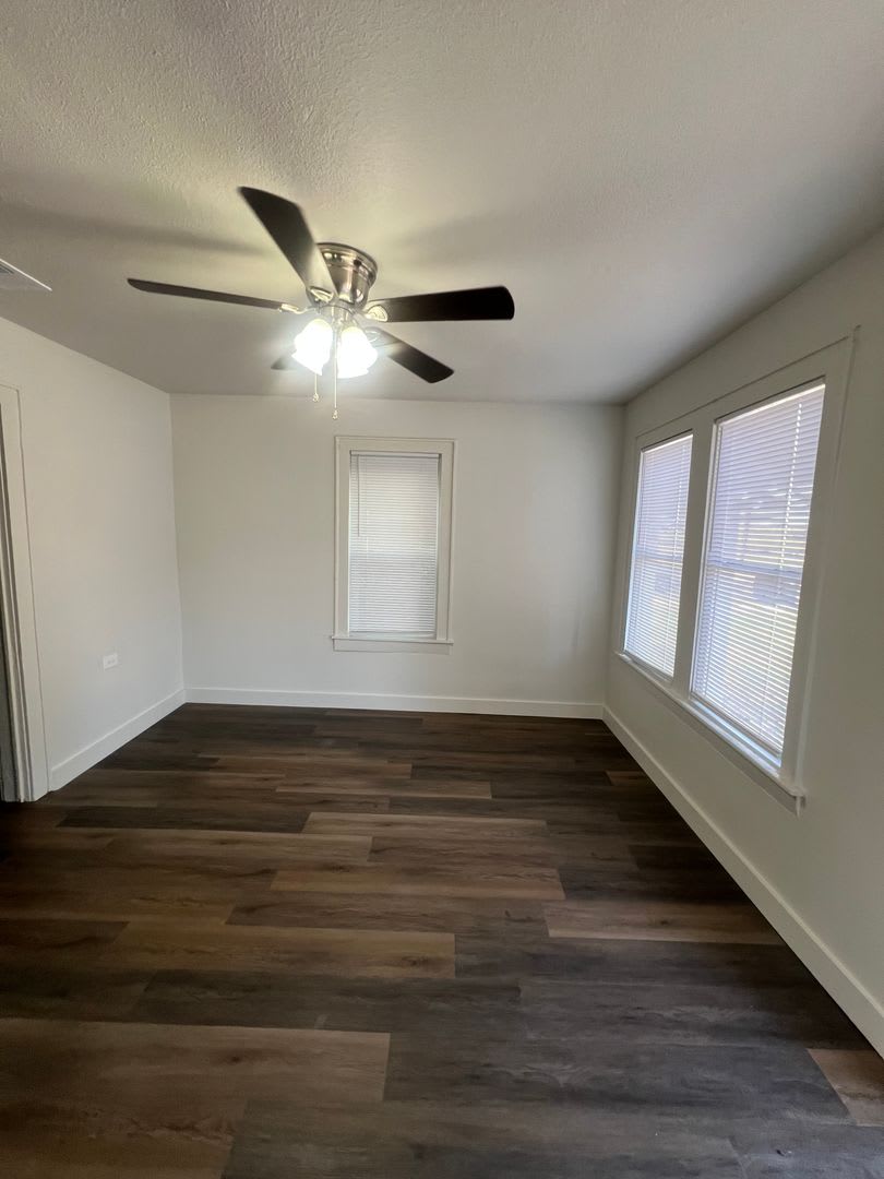 Updated 2 Bed 1 Bath – photo 3