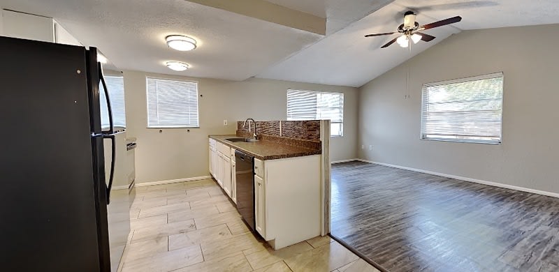7431 San Moritz Dr – photo 4