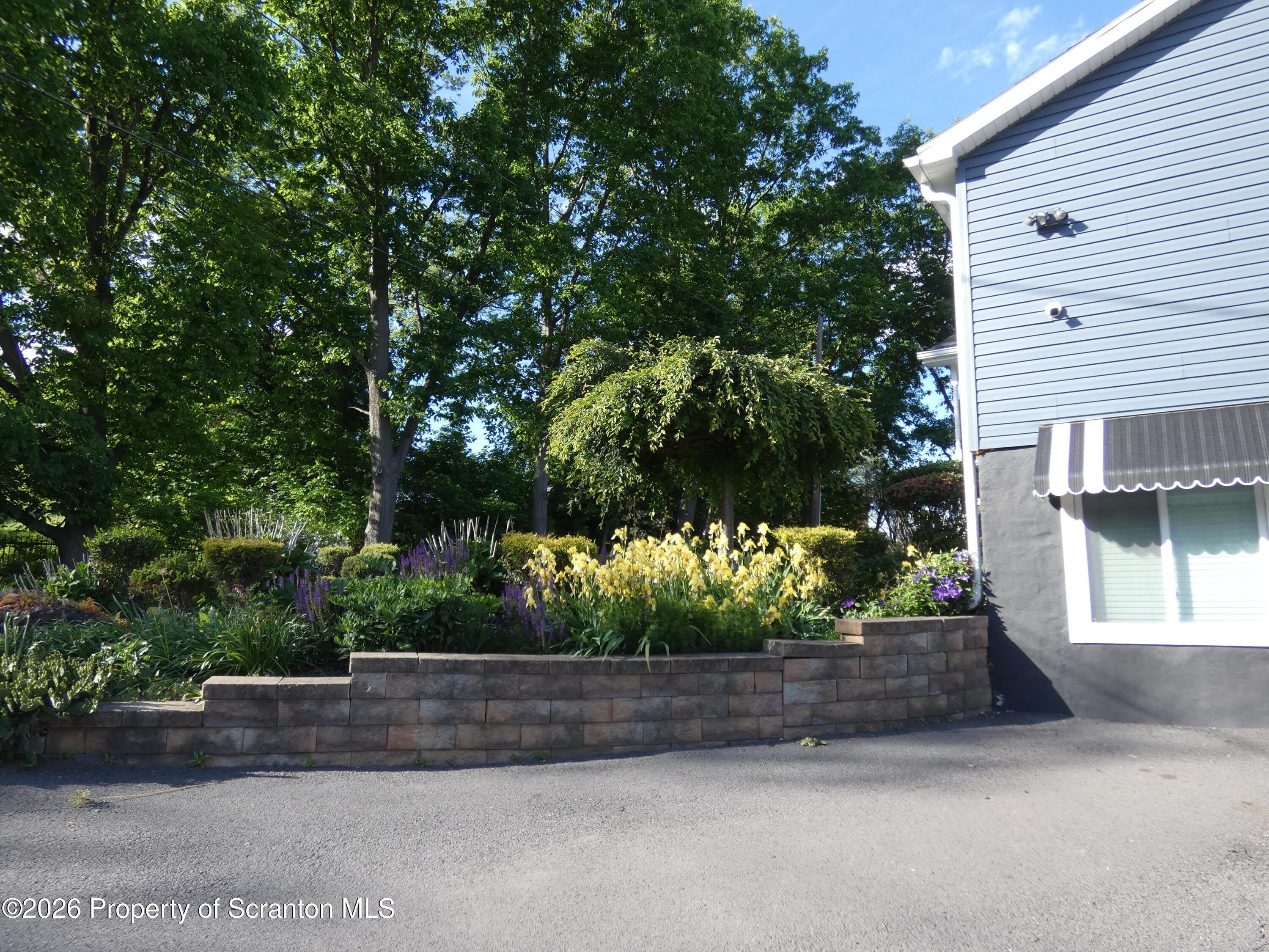 607 3rd Avenue – photo 4