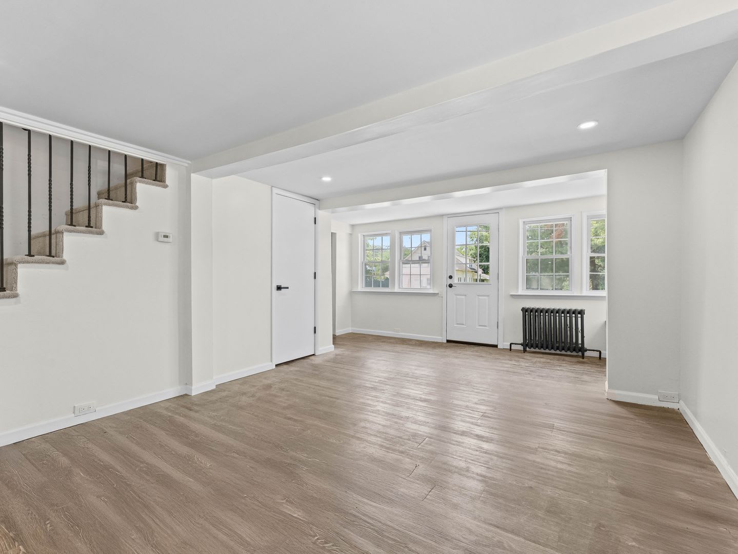 Beautifully Updated 3-Bedroom Home with Spacious Yard & Driveway in Pine Hill – photo 5