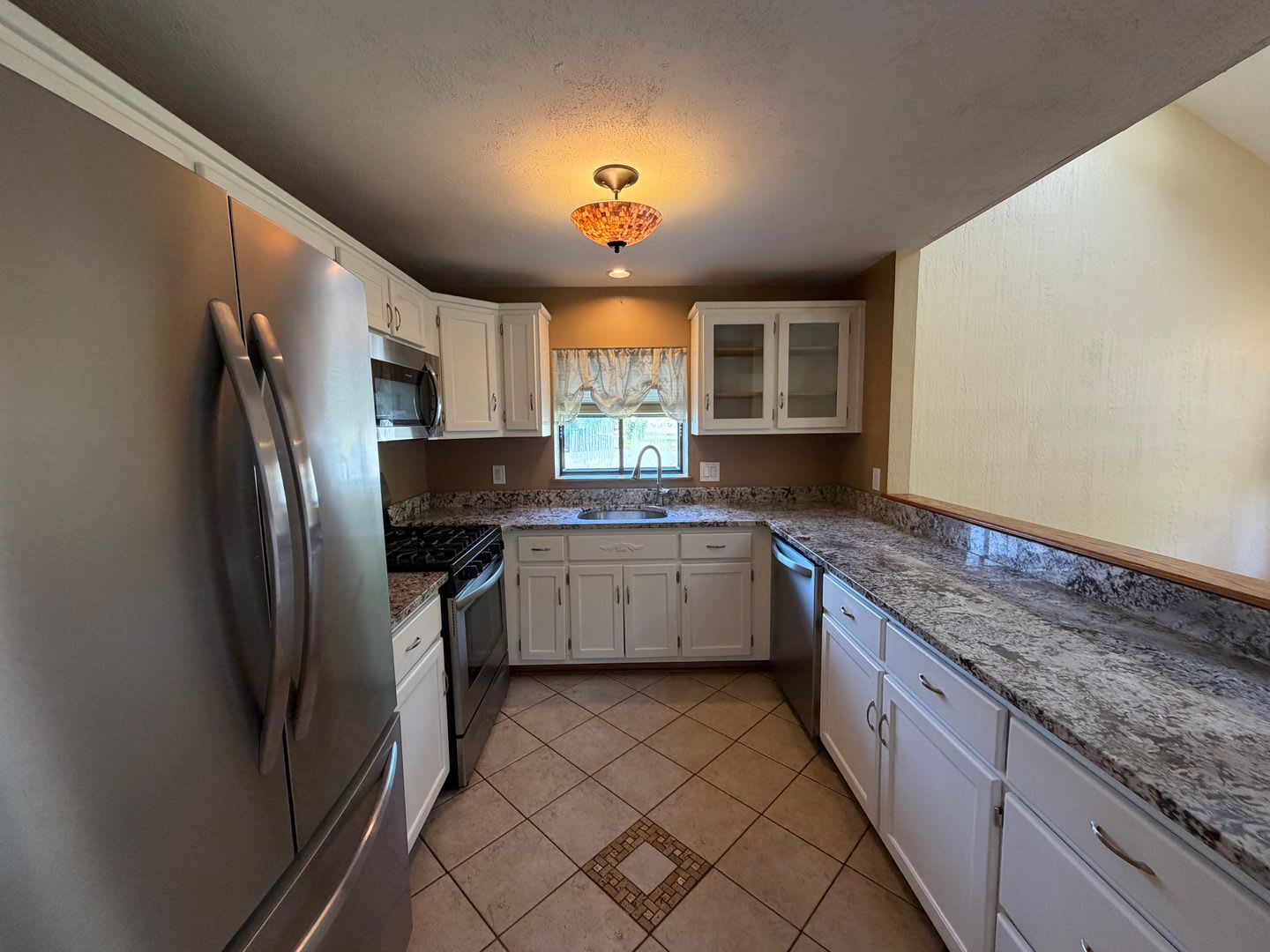 Large Townhouse Condo available for Rent! – photo 3