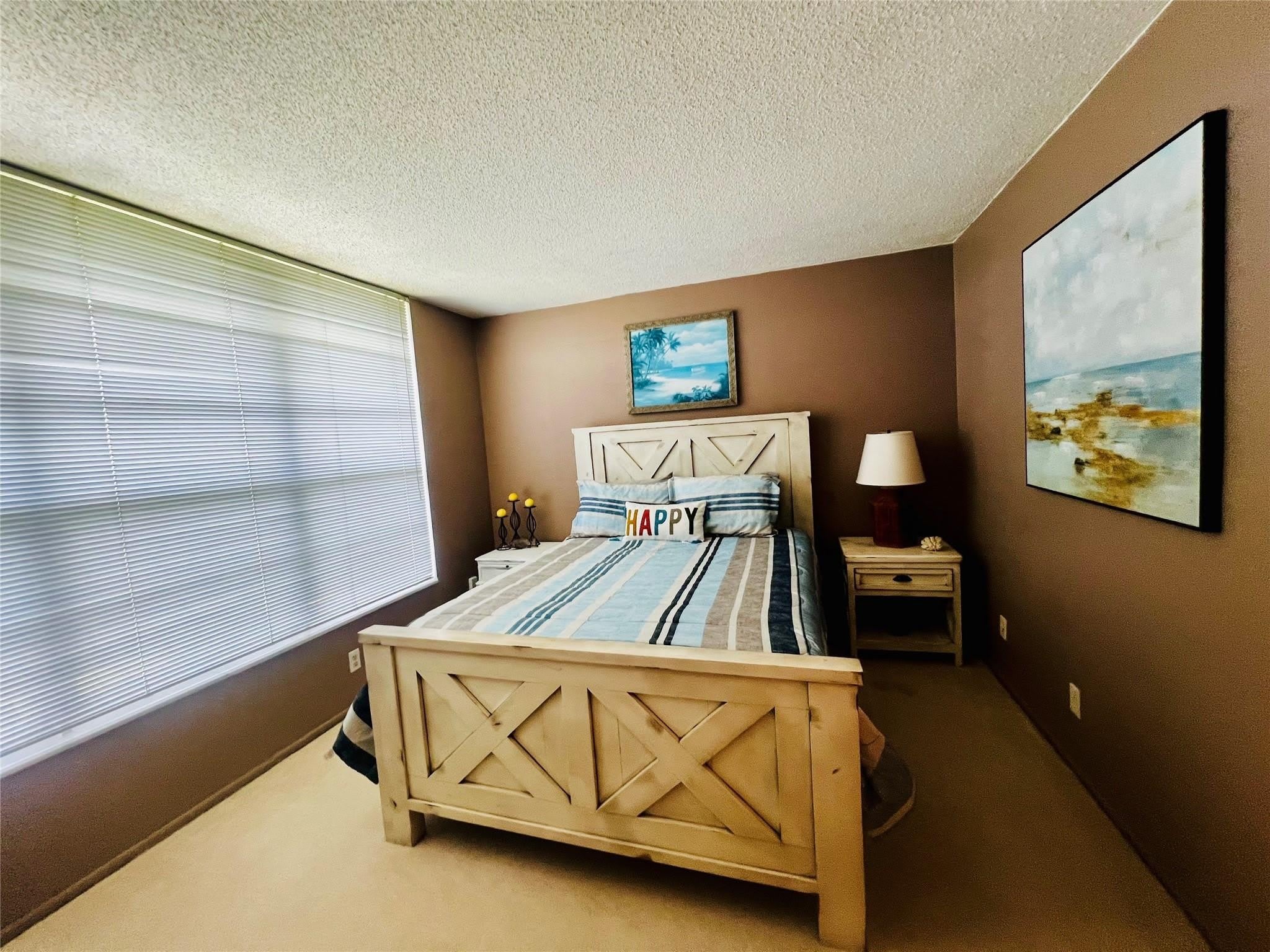 605 Oaks Drive – photo 1
