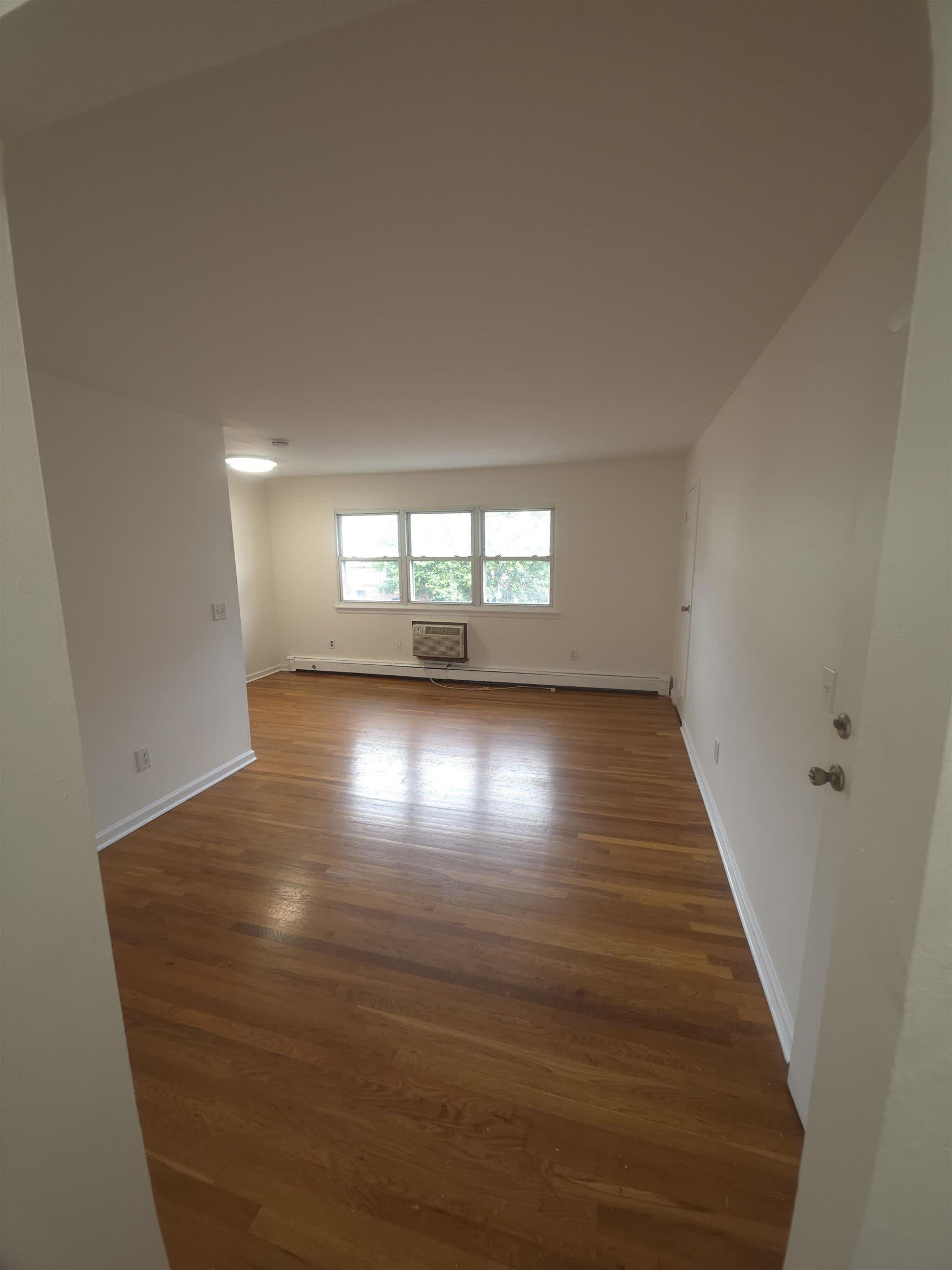 4325 MEADOWVIEW AVE – photo 4