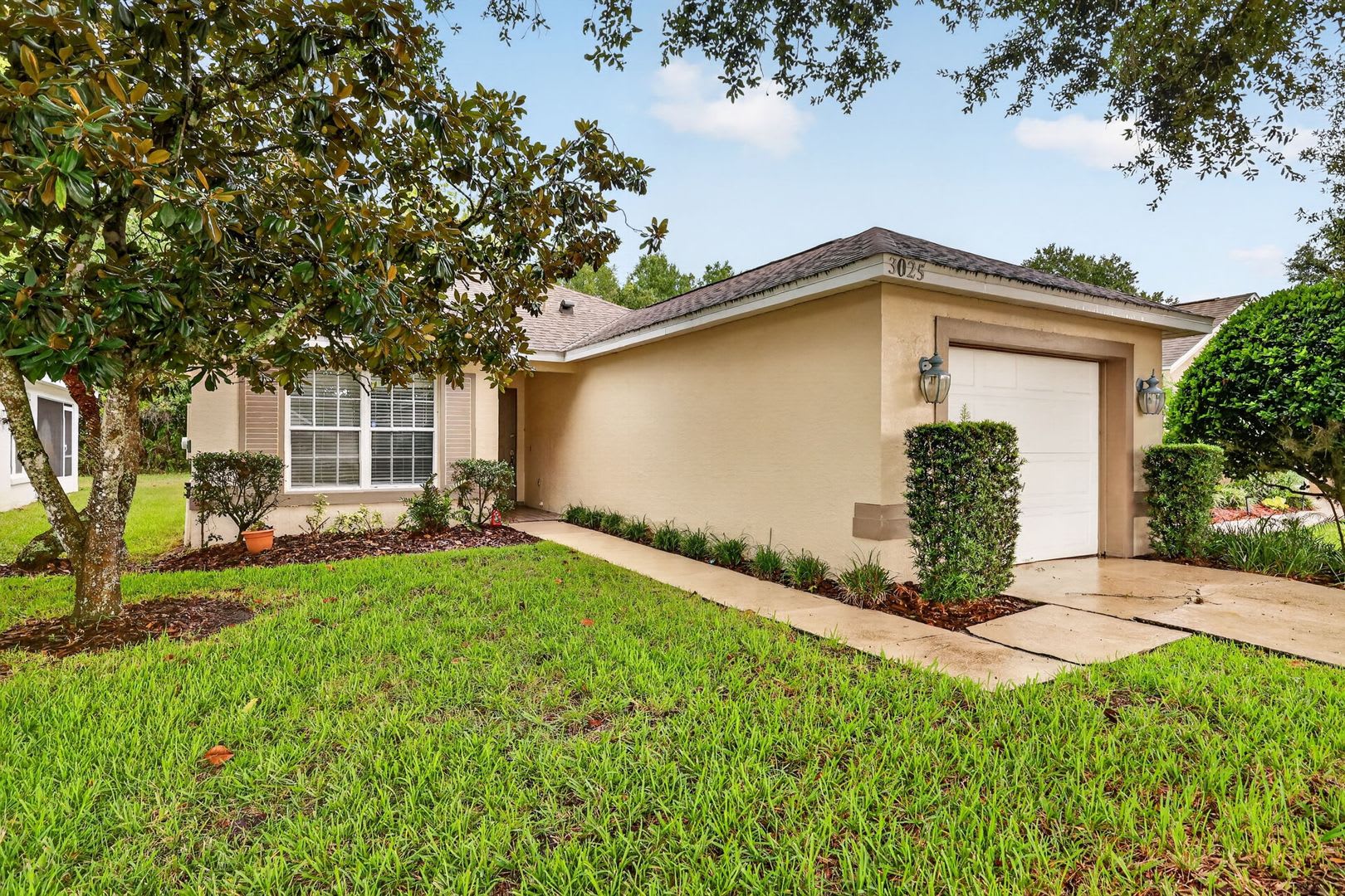 Charming 2BR Home in the Country Club of Mount Dora – photo 2