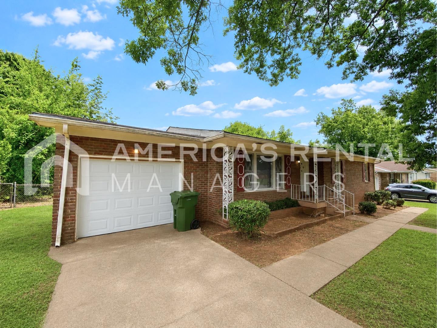 Home for Rent in Huntsville! Minutes from Downtown & Bridge Street Town Centre! AVAILABLE NOW! – photo 2
