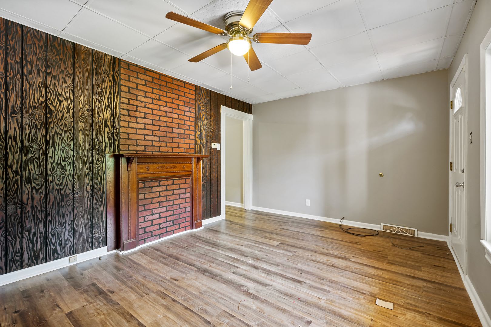 Updated 3 Bedroom on Quiet Street Minutes from Downtown – photo 1