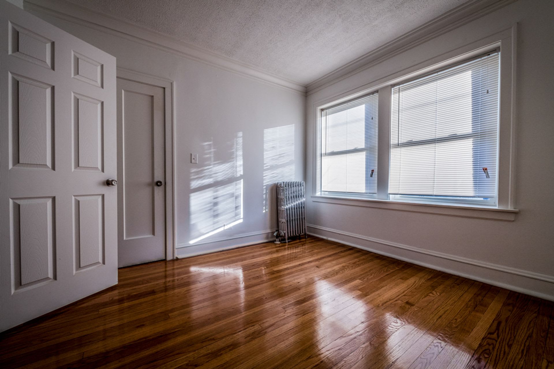 702 N Waller Ave – photo 3
