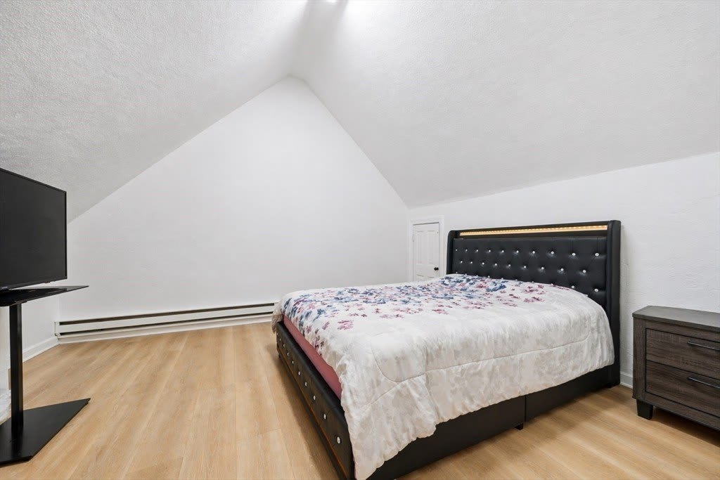 8 Rockwell Ter – photo 5