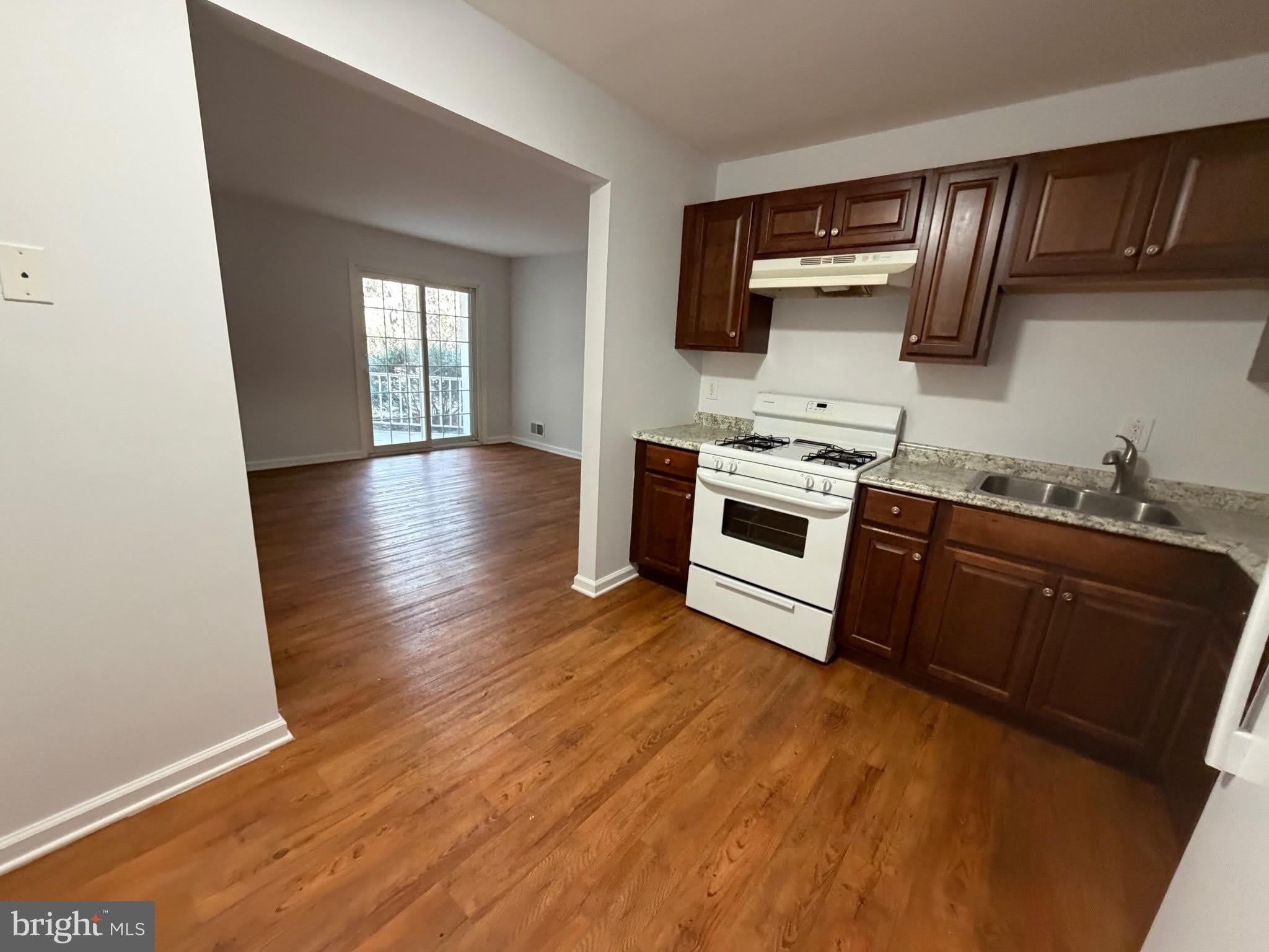 16 IROQUOIS Drive – photo 2