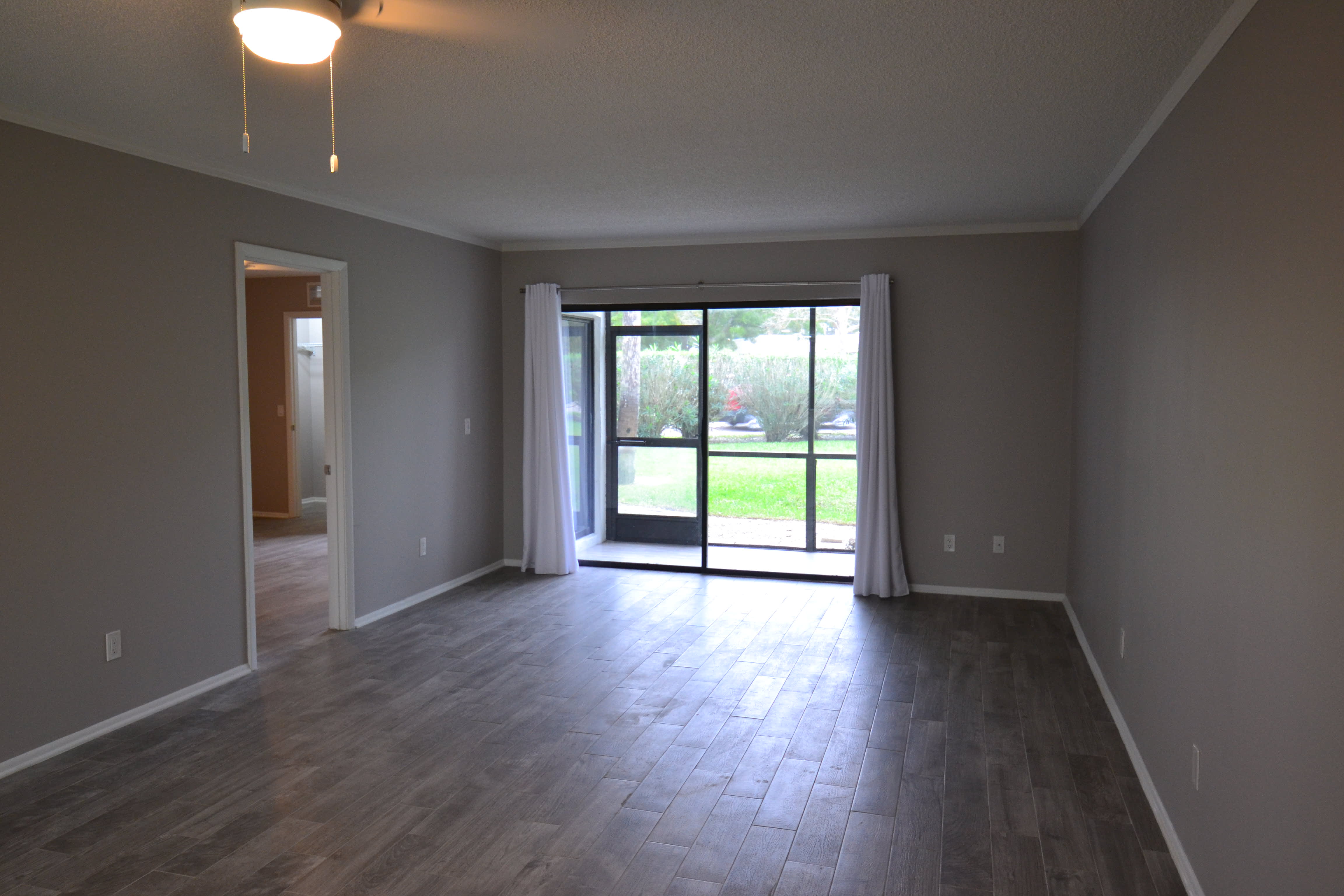 135 W Cypress Ct – photo 2