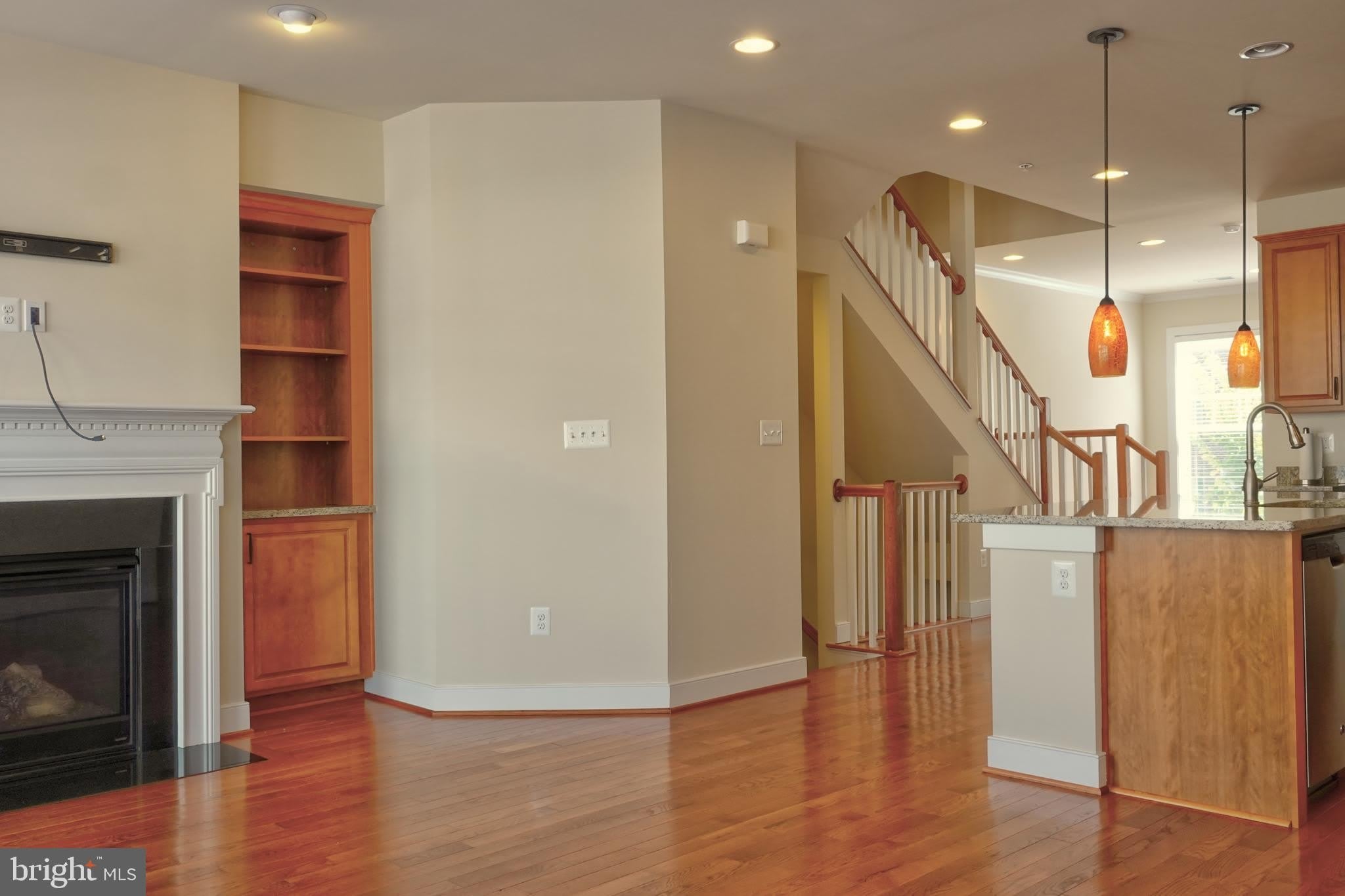 219 BALDWIN Street – photo 2