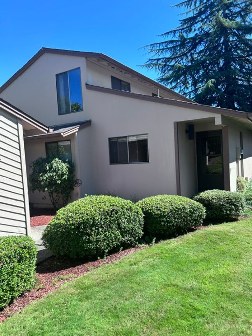 Groovy Townhouse-55+ in Hazel Dell – photo 2