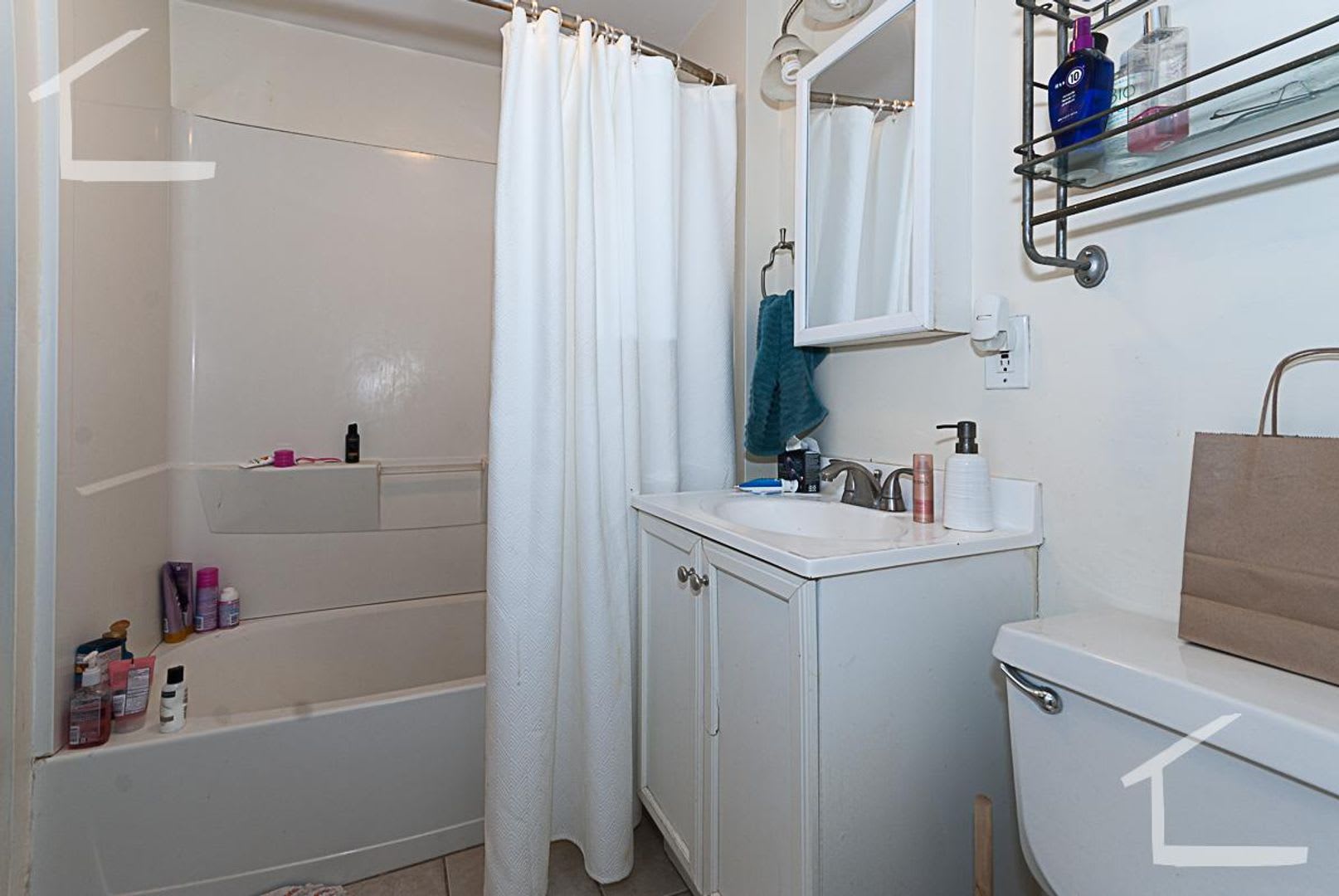 Nice 3 bed in Brookline – photo 3