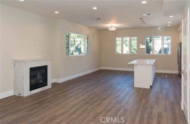 3698 1/2 Fredonia Drive – photo 2