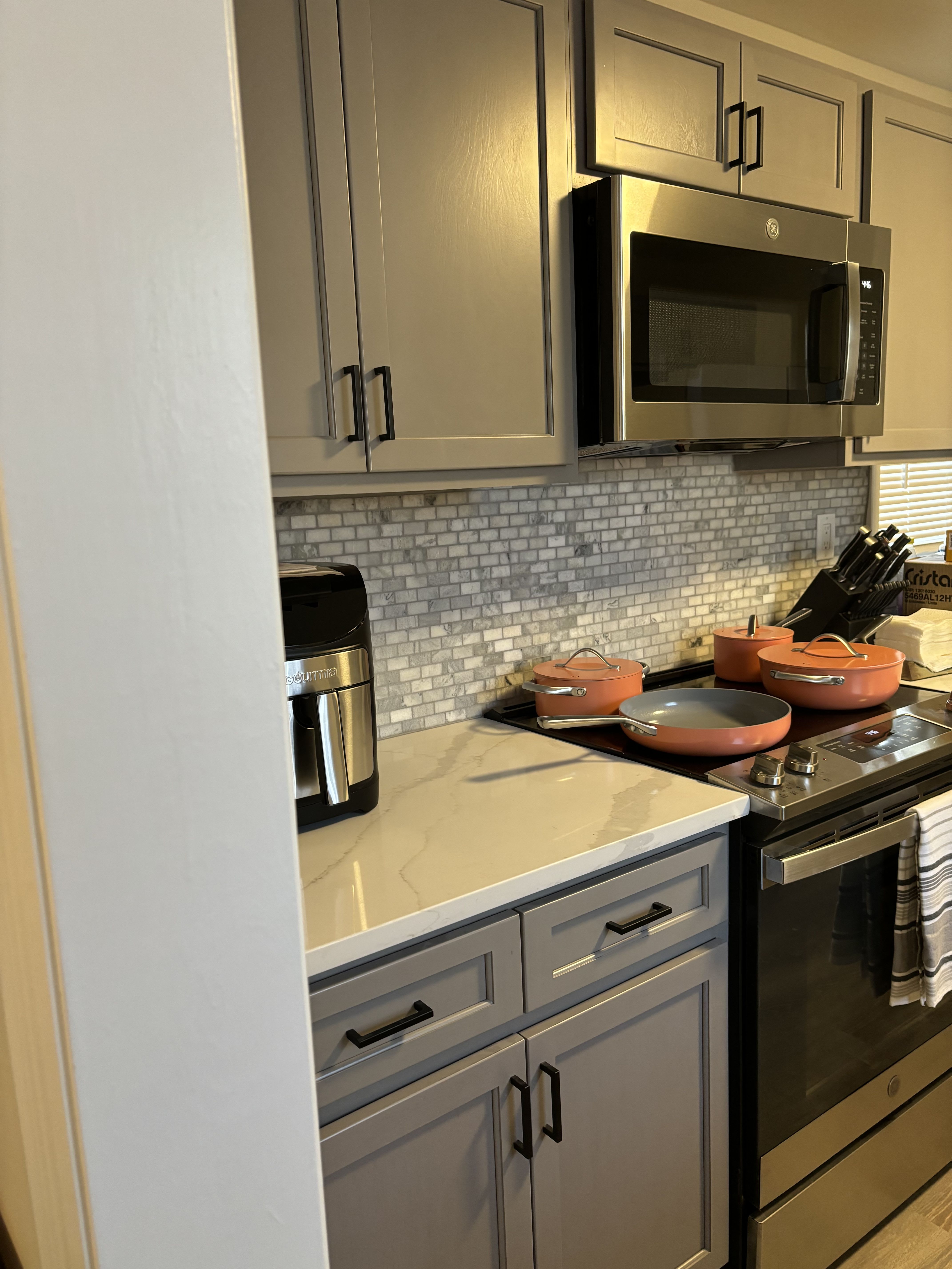 300 Dyer St – photo 3