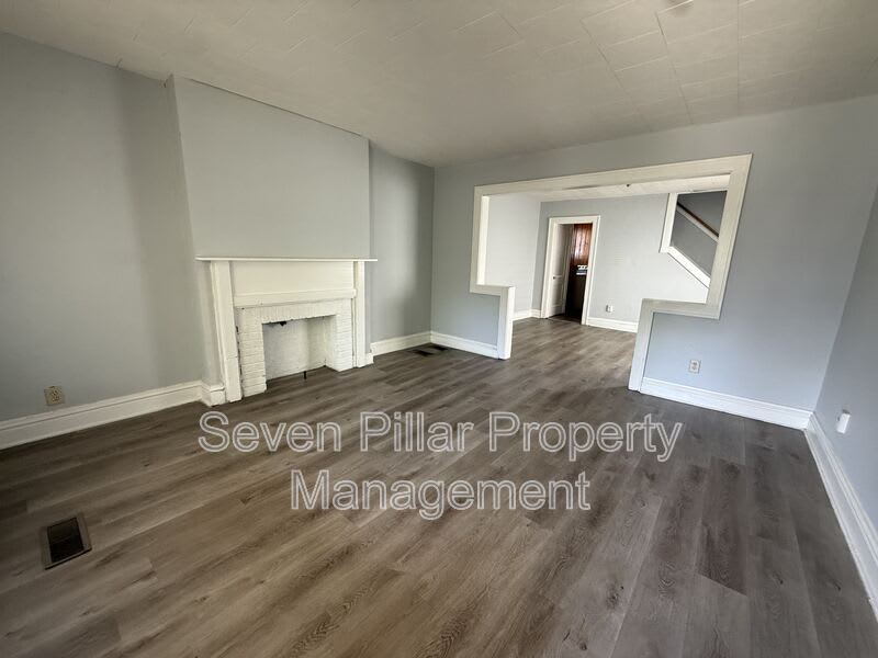1044 E 16th Ave – photo 4