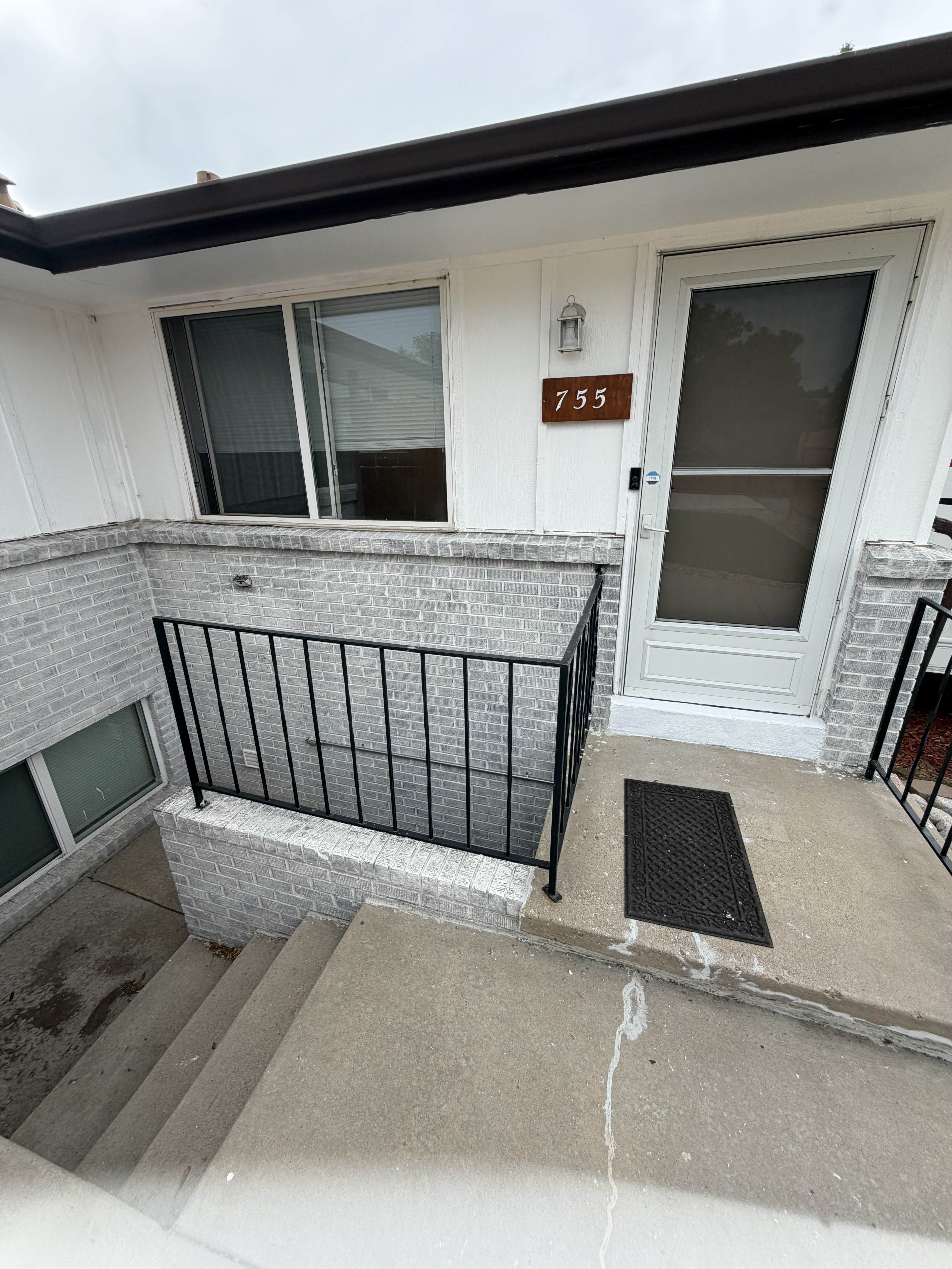 755 Gardenia St – photo 2