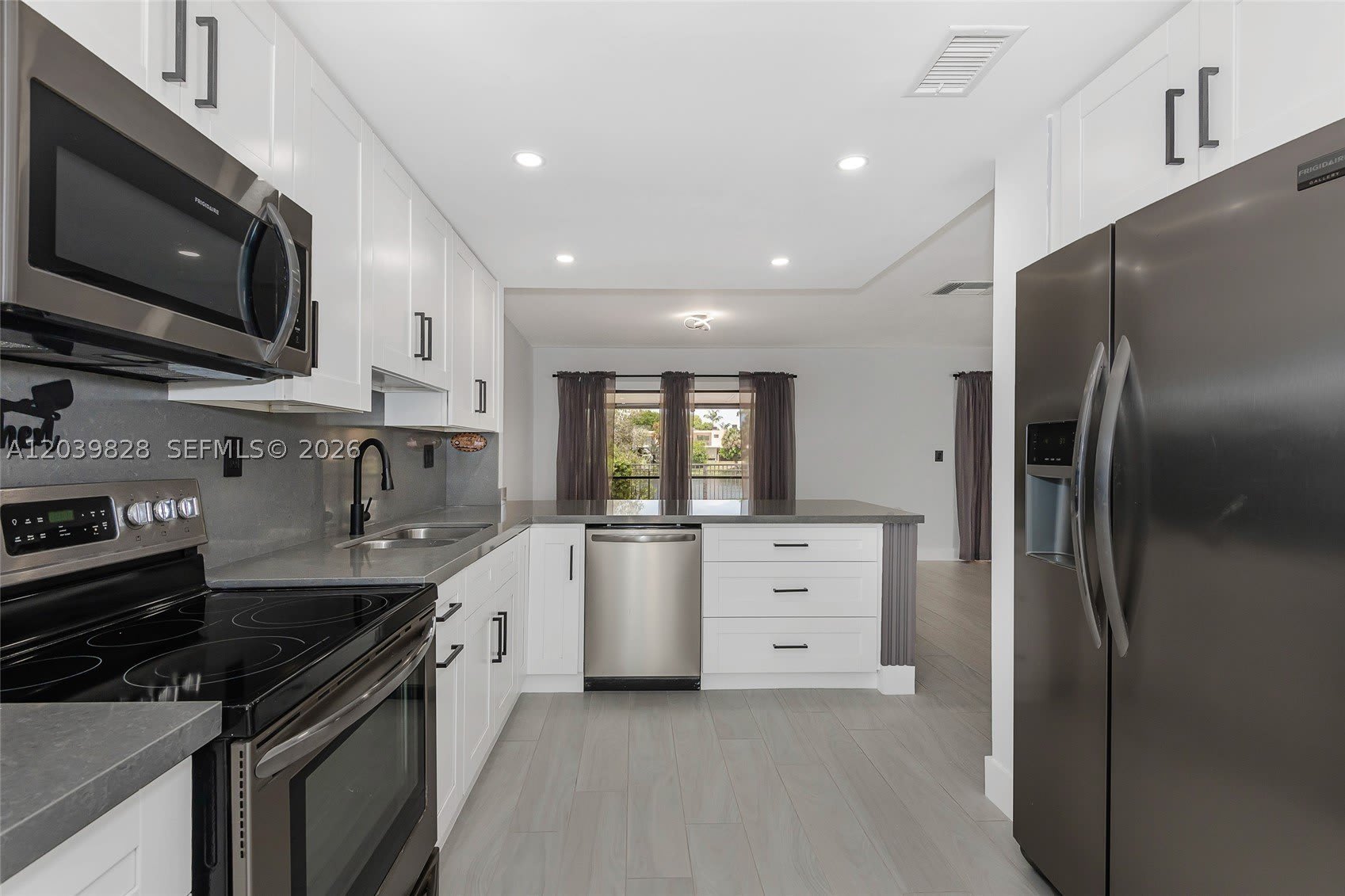 6653 SW 140th Ave – photo 5