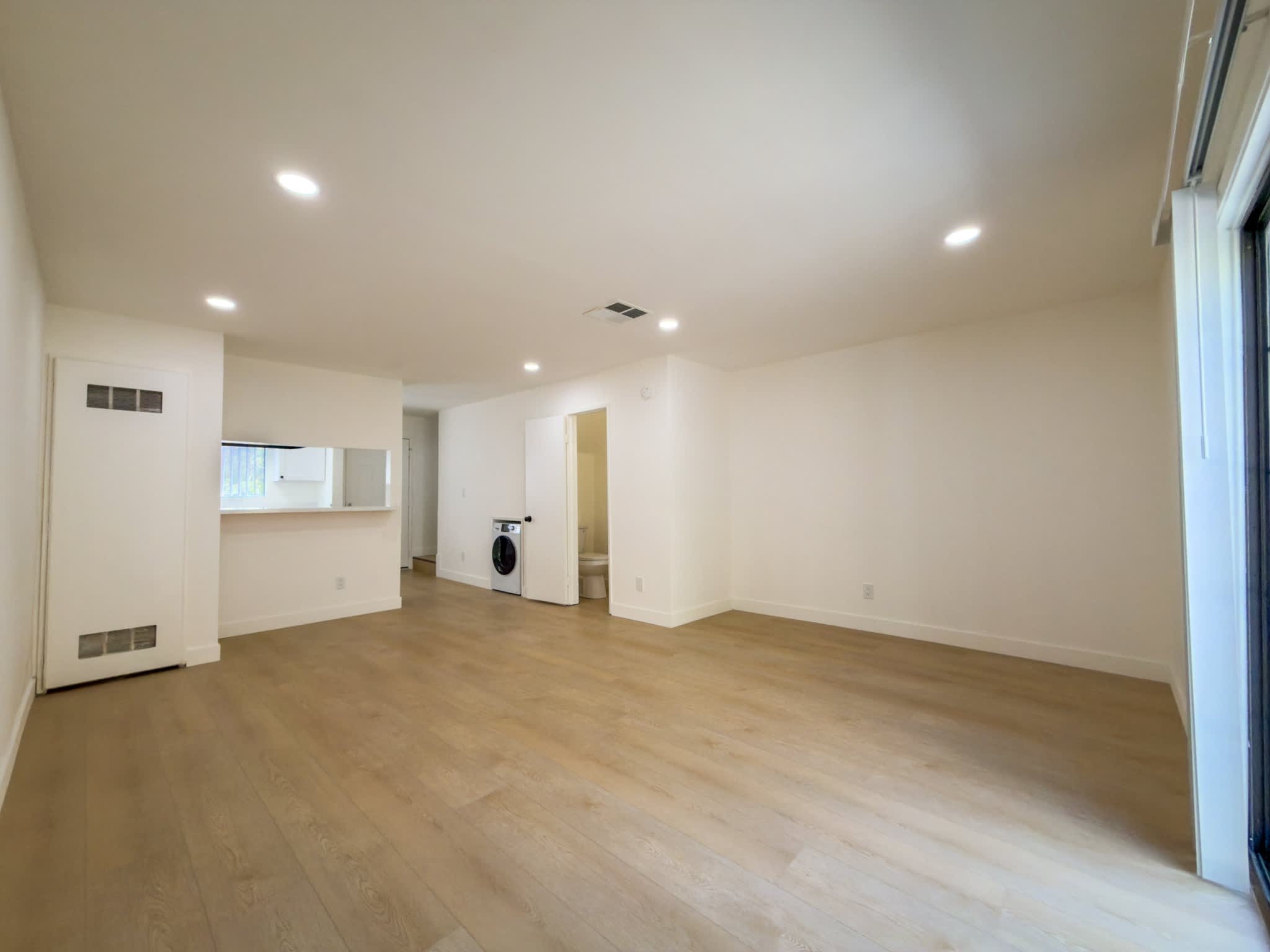 360 Pioneer Dr – photo 2