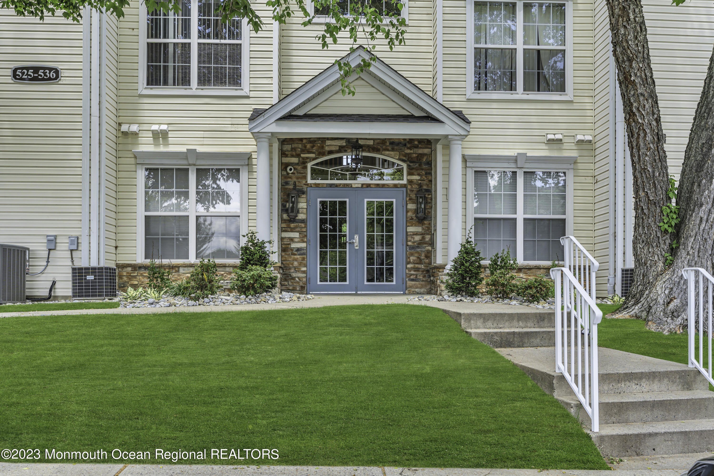 536 St Andrews Place – photo 4