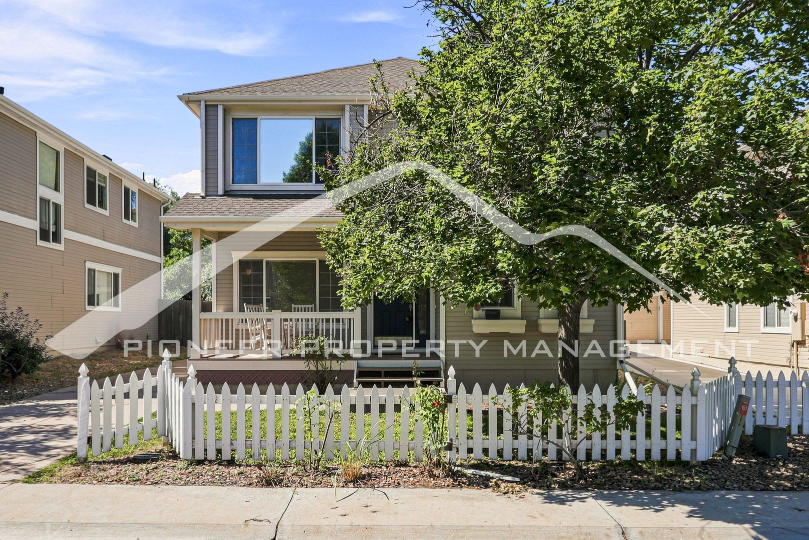 Lovely Spacious Home With Two Car Garage! – photo 1