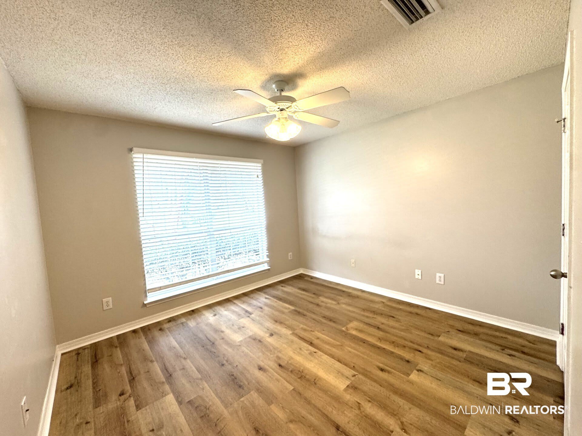 9964 Hollowbrook Ave – photo 5