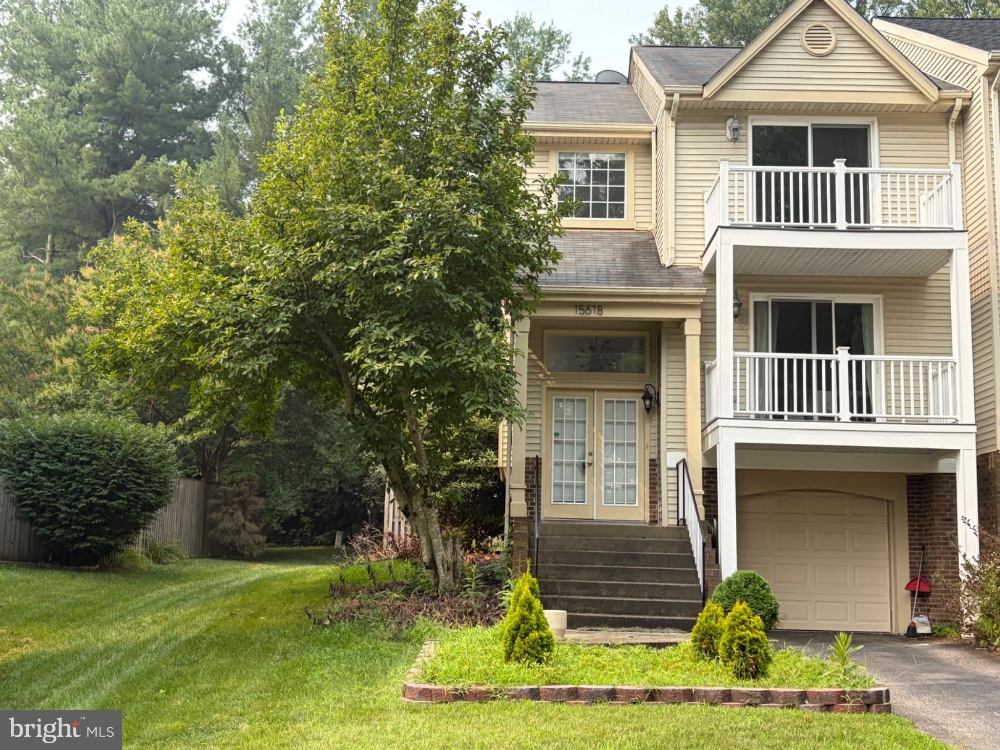 15618 MONTVIEW Drive – photo 1