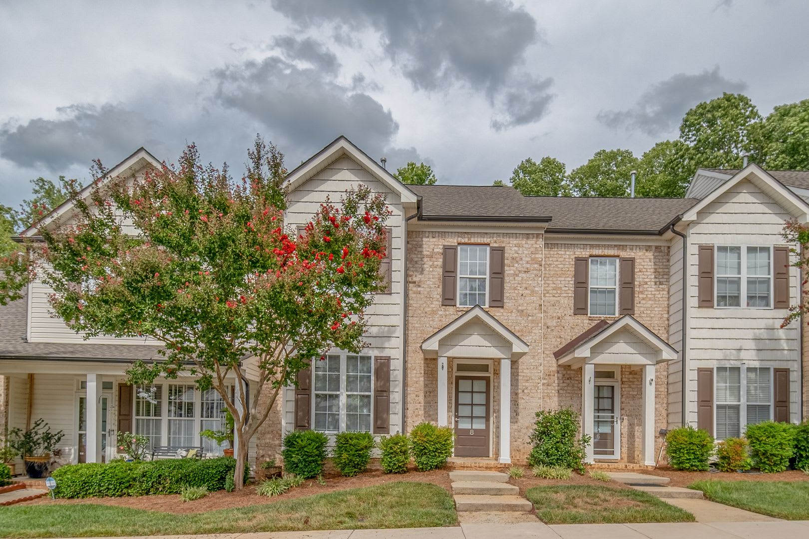 Beautifully Updated 3 Bedroom Home in a Quiet area– 8 Hydrangea Ct – photo 3