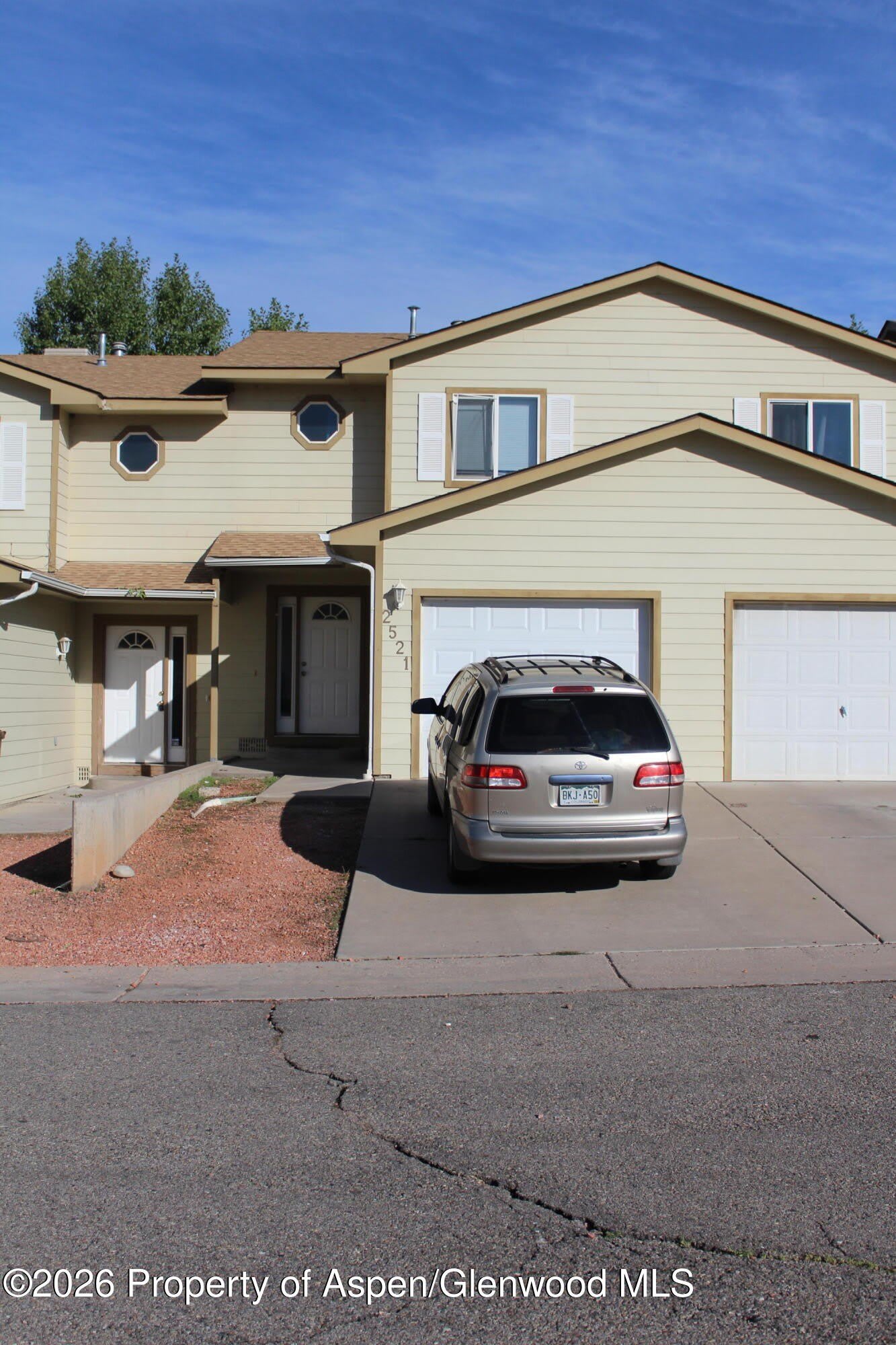 2521 Meadow Circle – photo 2
