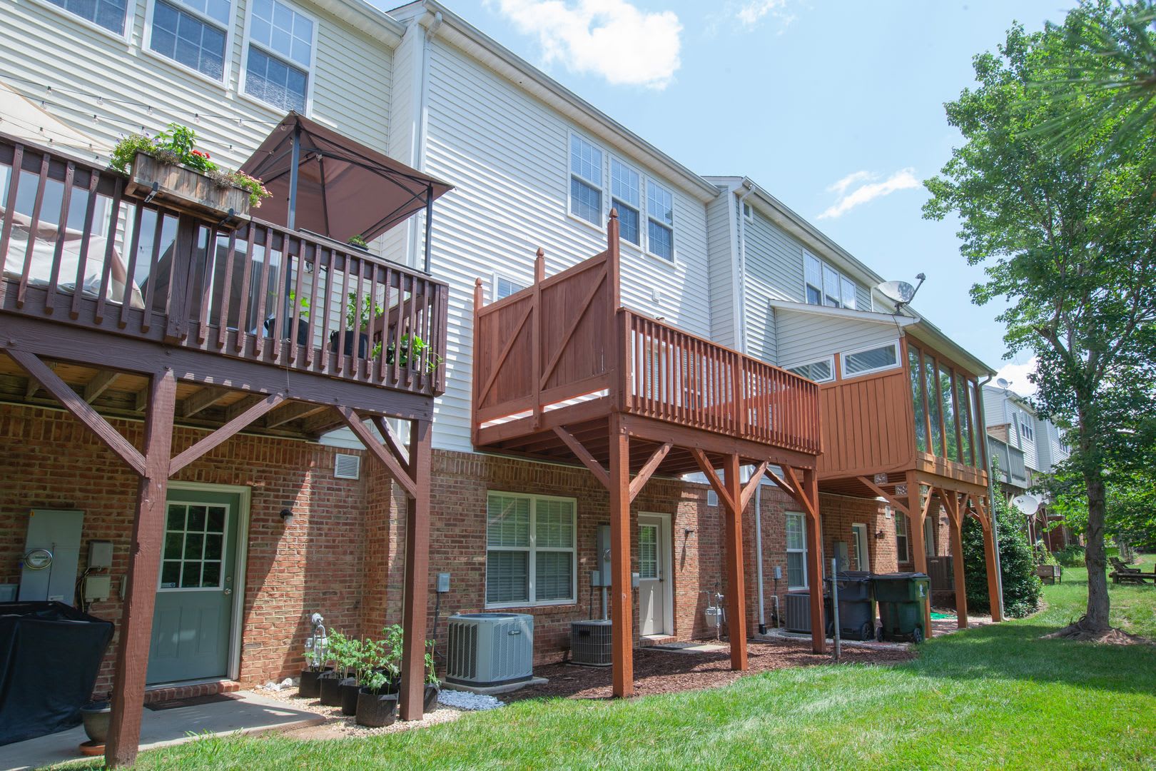 2 Bedroom 2.5 Bath with Lake View in Morrisville, NC! – photo 2