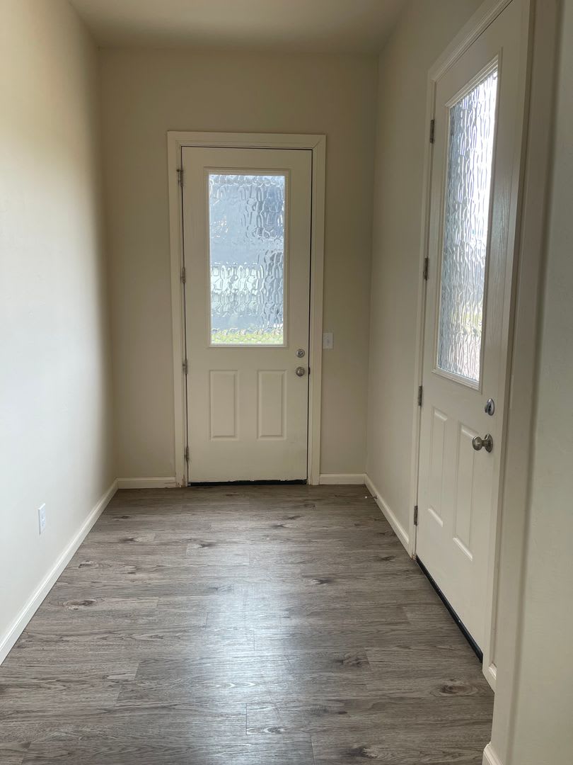 Beautiful 4 bed 3.5 bath home with a game room in The Enclave! – photo 2