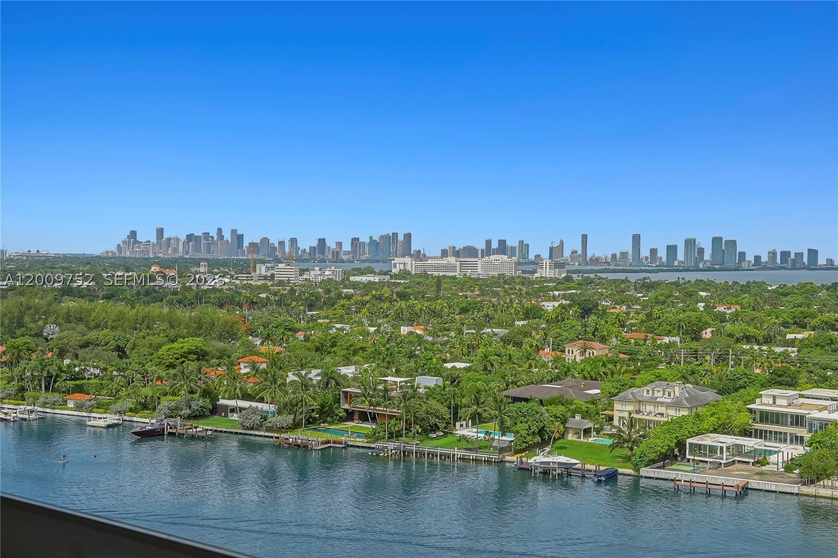 4747 Collins Ave – photo 2