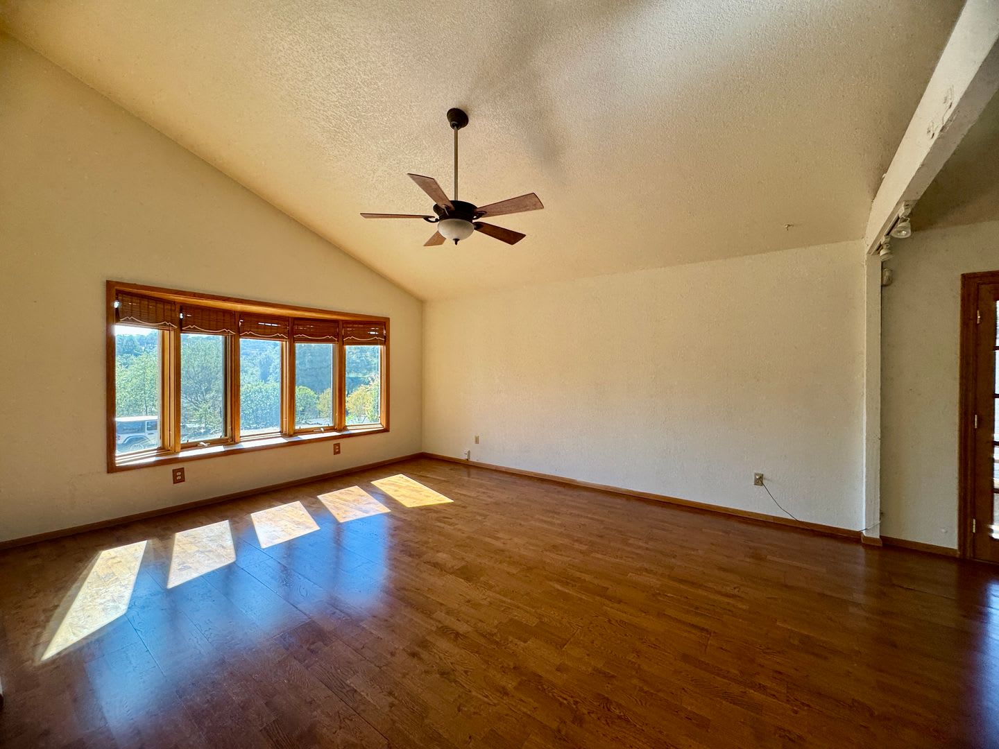 Beautiful Home Available in Cameron Park! – photo 2