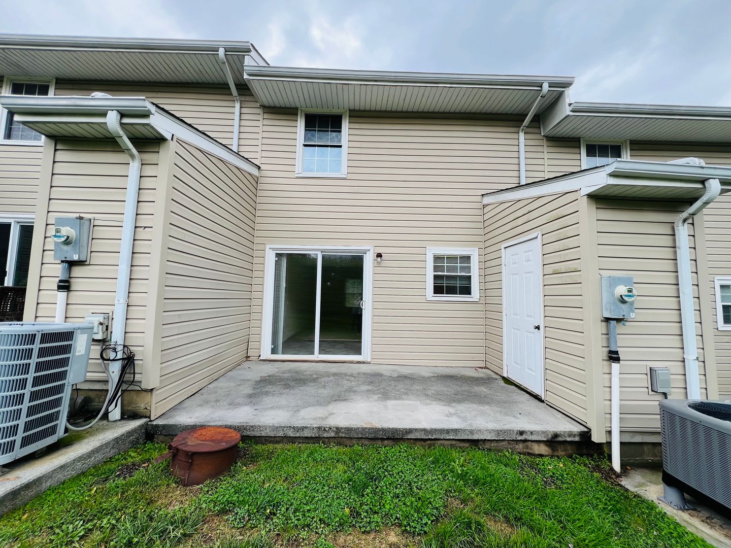 2 Bedroom, 1.5 Bath Townhouse – photo 5
