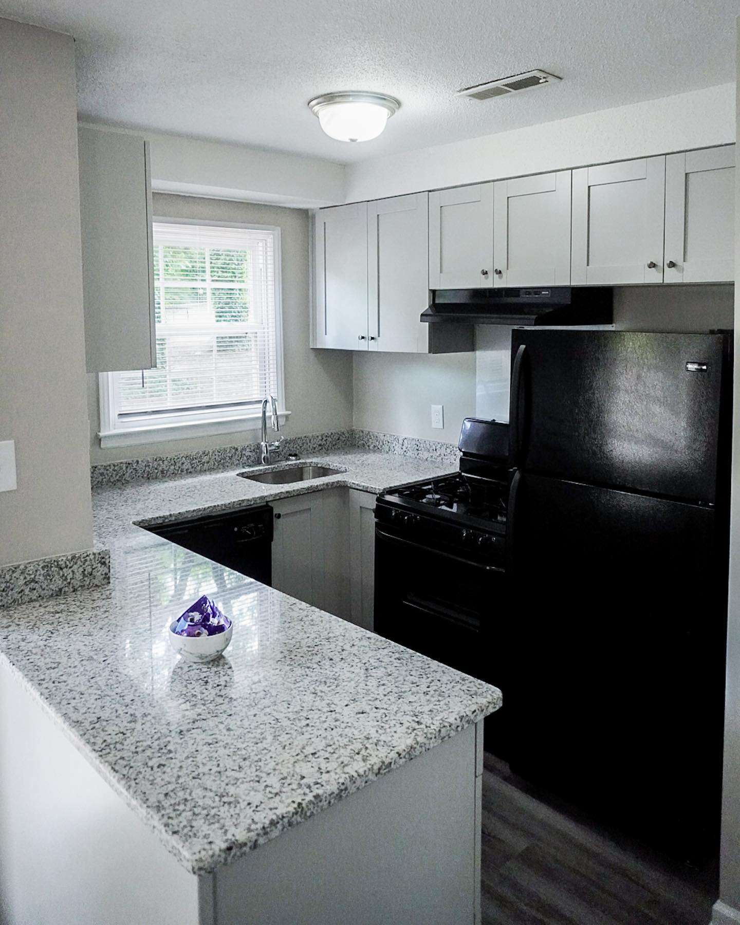 Brookside Apartments – photo 2