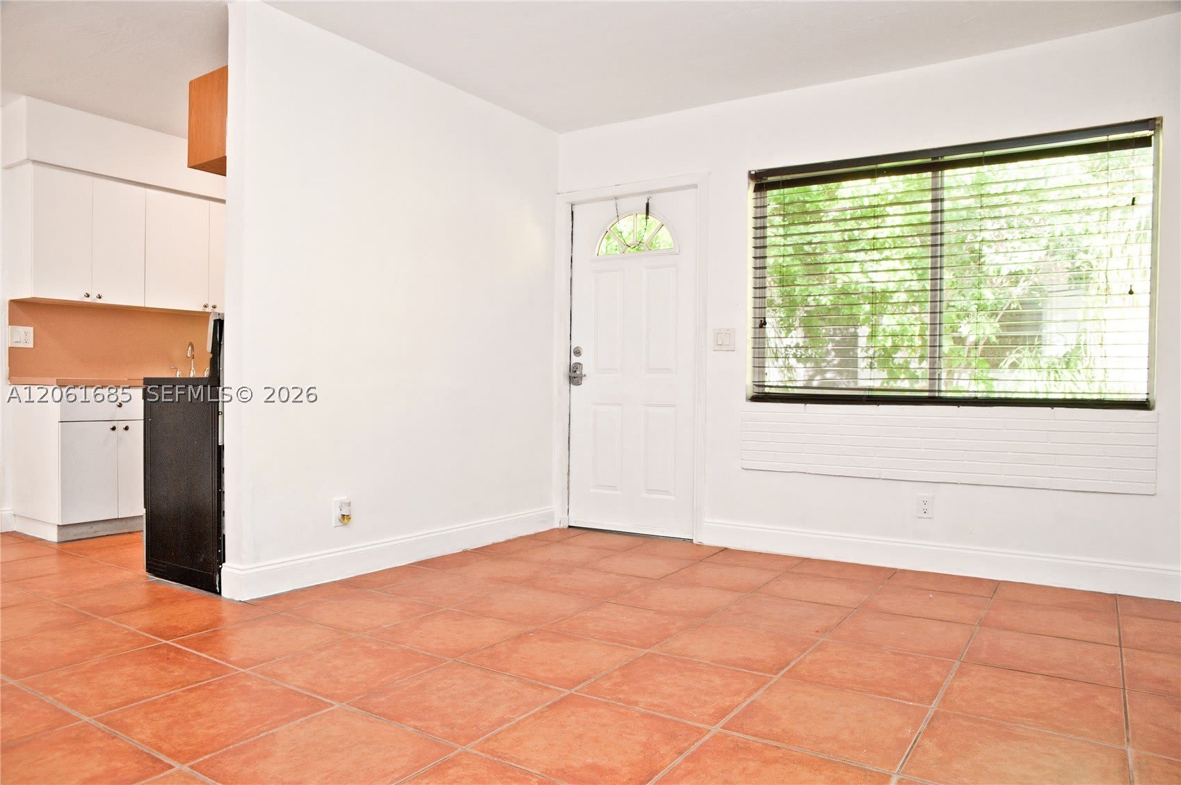 304 SE 9th Ct – photo 5