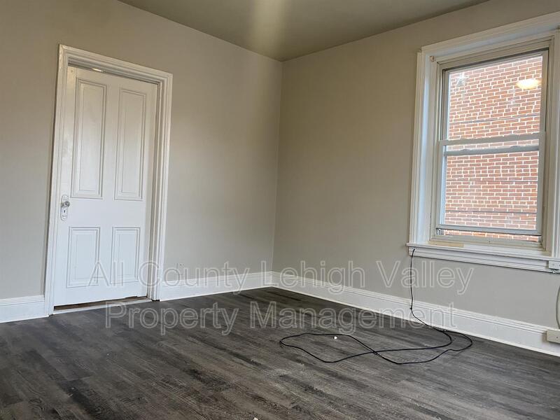 313 West St – photo 5