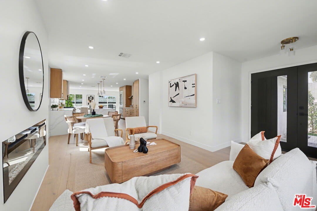 2831 Overland Ave – photo 5