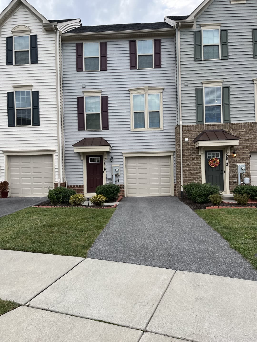 5816 Rochefort St – photo 1