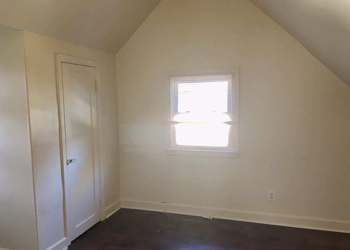 Single Family Home with Large Yard 4 bedrooms! – photo 5