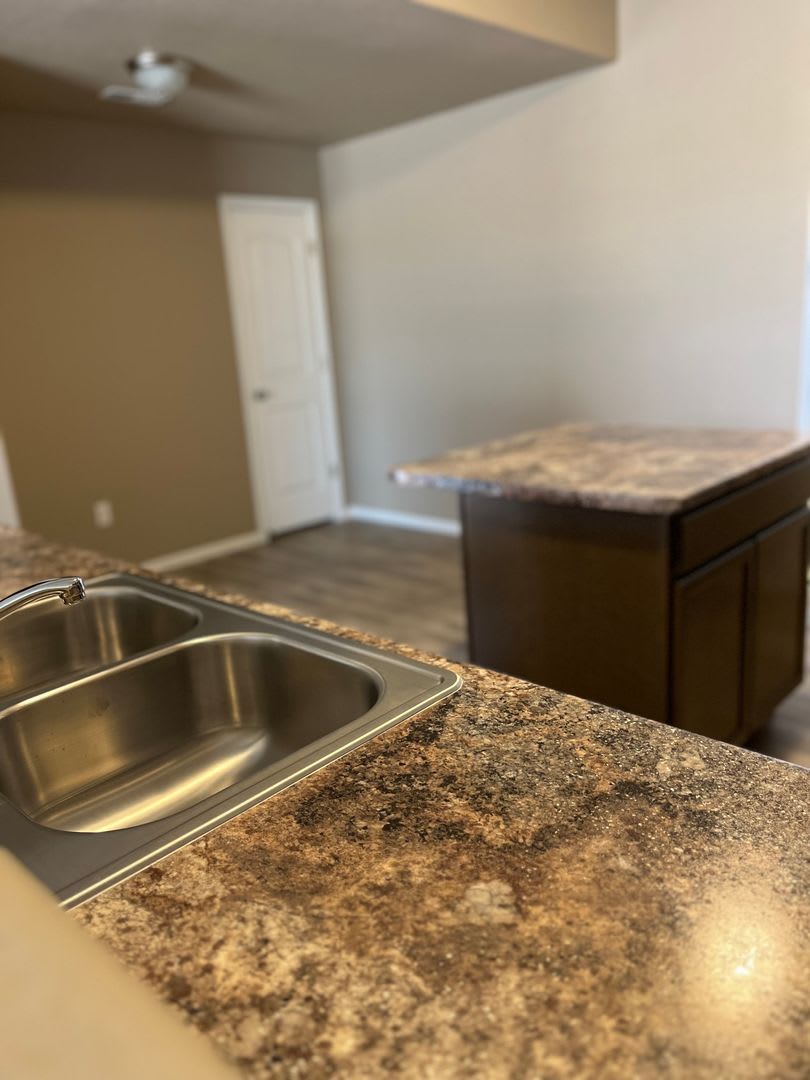 Spacious 3-Bedroom Townhome with 2-Car Garage in Colorado Springs – photo 4