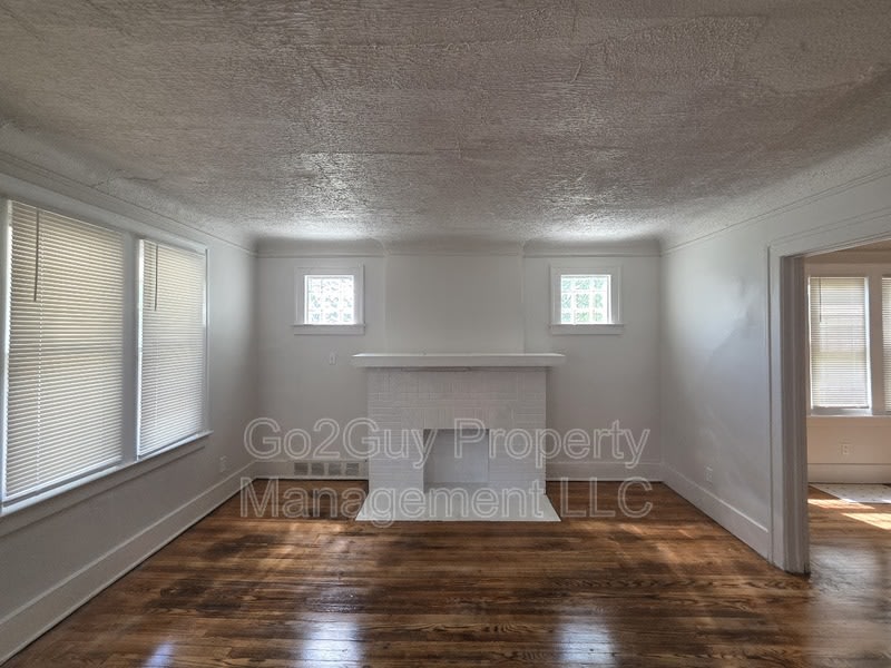 5276 Maryland Street – photo 4